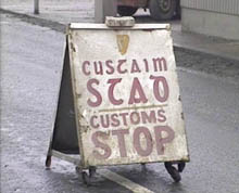 Irish customs post sign on Newry-Dundalk road. Source: UTV News footage, 14 February 1984.